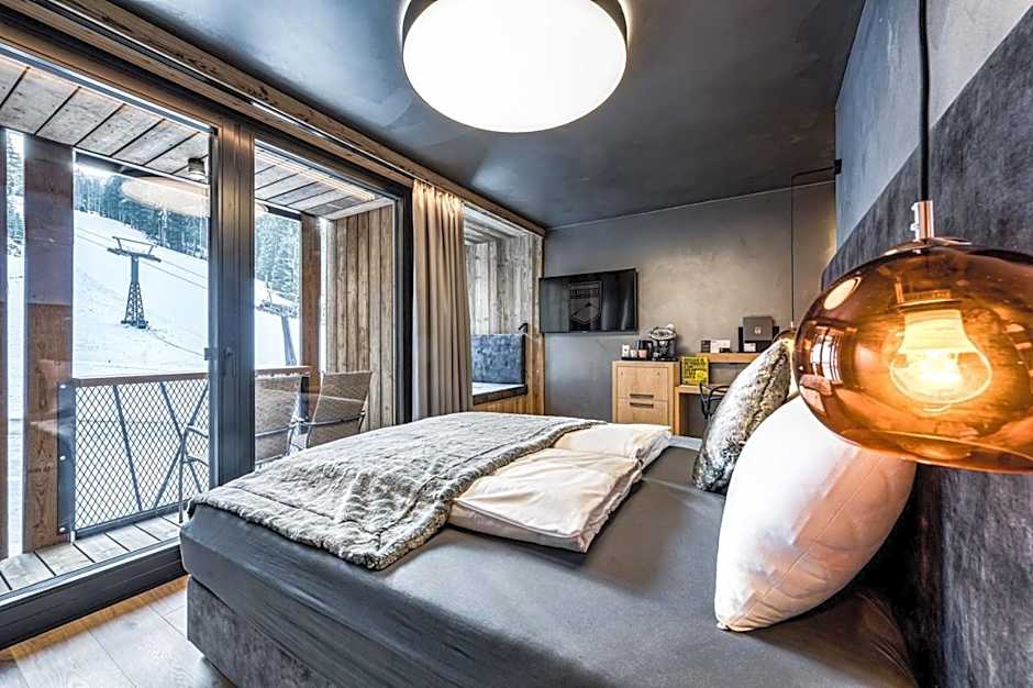 ALMMONTE PRÄCLARUM SUITES - Casual Boutique Hotel