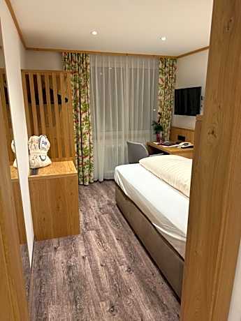 Classic Single Room with Shower