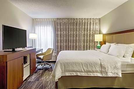 King Room with Sofa Bed and Study - Non-Smoking