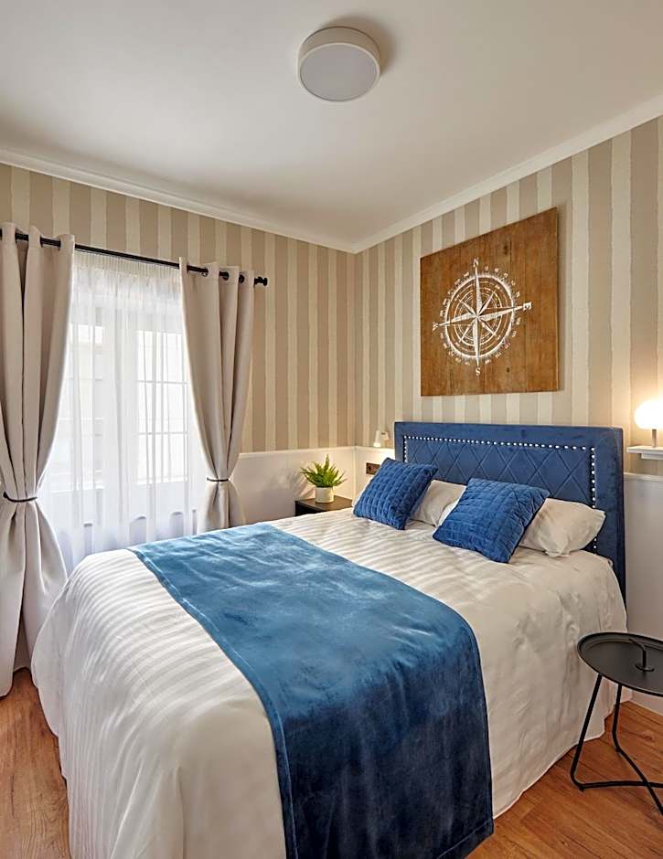 "Breeze" Aparthotel by Parrot`s House