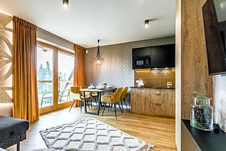 Apartment with Mountain View