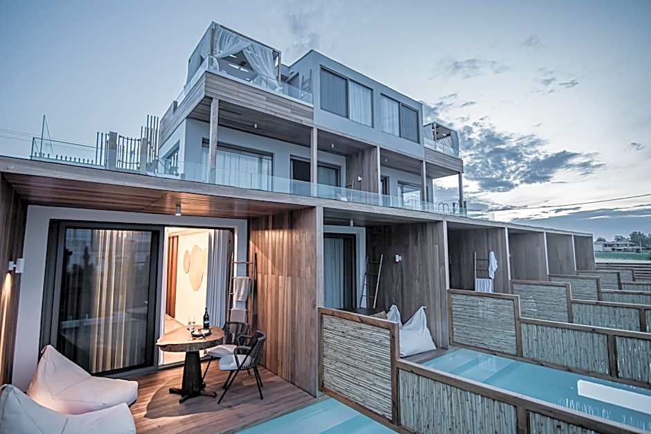 King's & Queen's Afitos - Suites With Private Pool