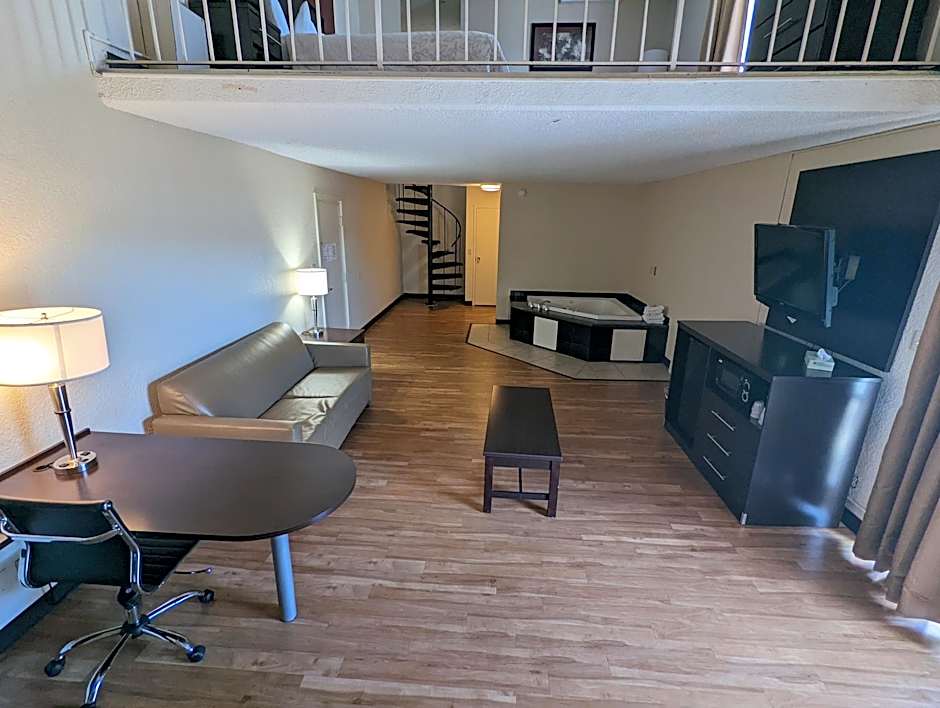 Red Roof Inn PLUS+ Wichita East