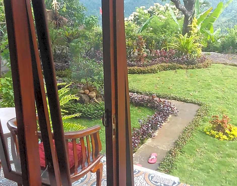 Aris Homestay and Warung Made