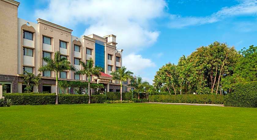 Ramada by Wyndham Varanasi Katesar