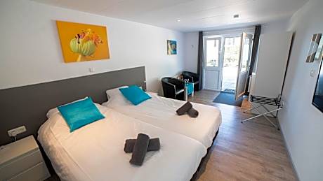 Comfort Double Room with Shower