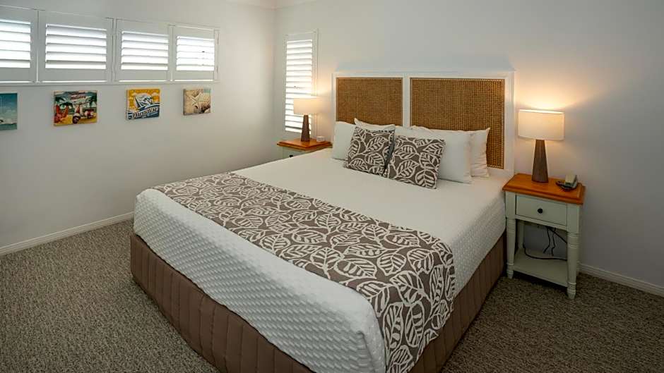 Waters Edge Apartments