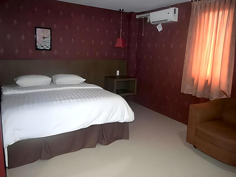 OYO 2574 Z Suites Hotel                                                                     