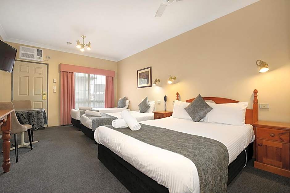 New England Motor Inn