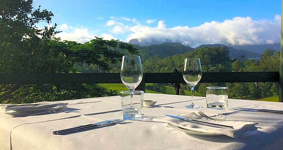 Hillcrest Mountain View Retreat