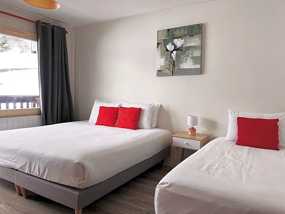 Photo 1 of 5 of Triple Room