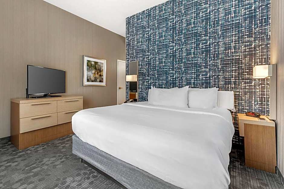 Comfort Inn & Suites Bethlehem Lehigh Valley Airport