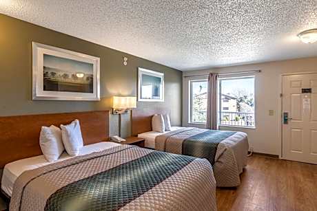 Studio Room with Two Queen Beds Non-Smoking