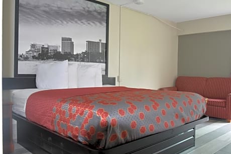 1 King Bed Deluxe Interior Room Non-Smoking