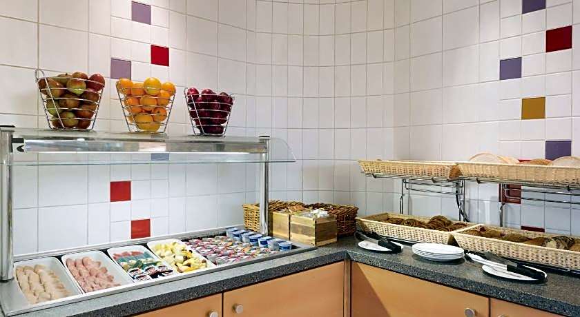 Ramada London North M1