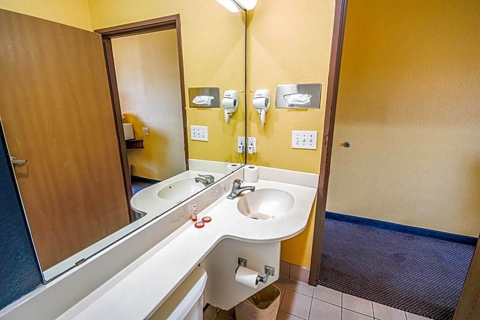 Econo Lodge Inn & Suites Mesquite - Dallas East