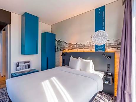 Standard Queen Room