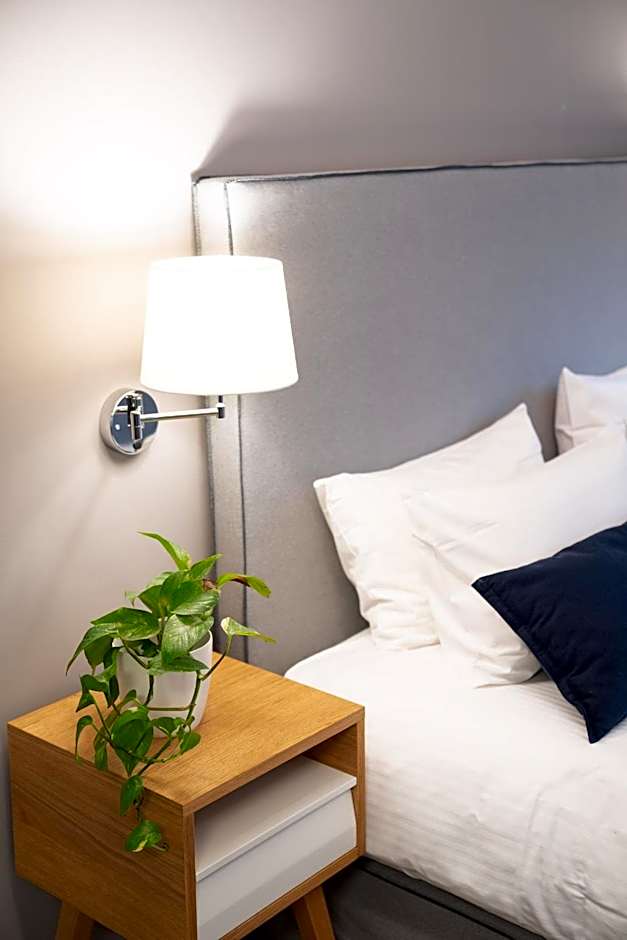 CHROMA FASHION ROOMS & APARTMENTS