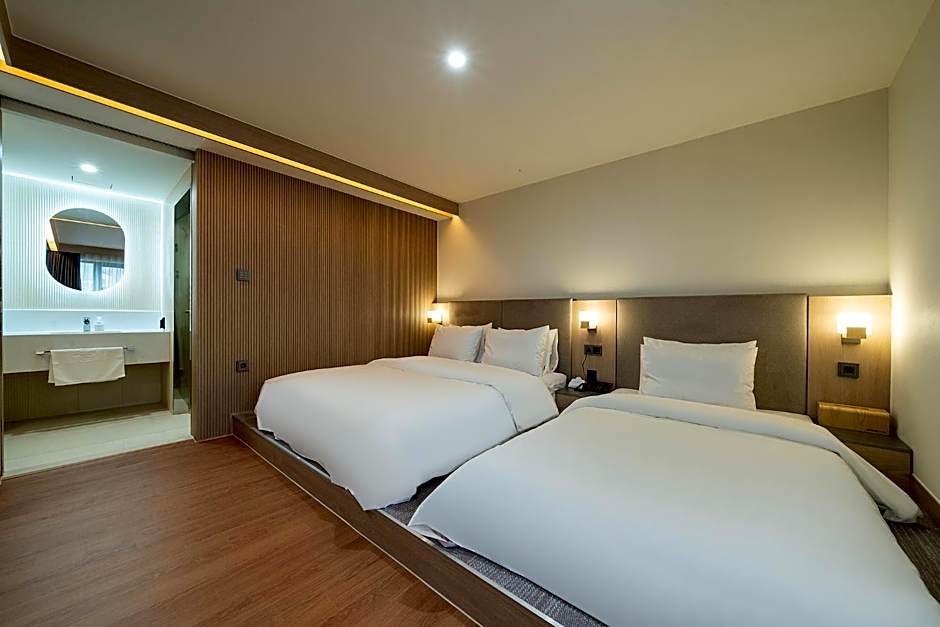 Hound Hotel Gimhae Samgye