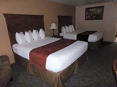 Deluxe Room, 2 Queen Beds, Refrigerator & Microwave, Top Floor