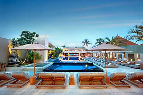 The Bandha Hotel & Suites