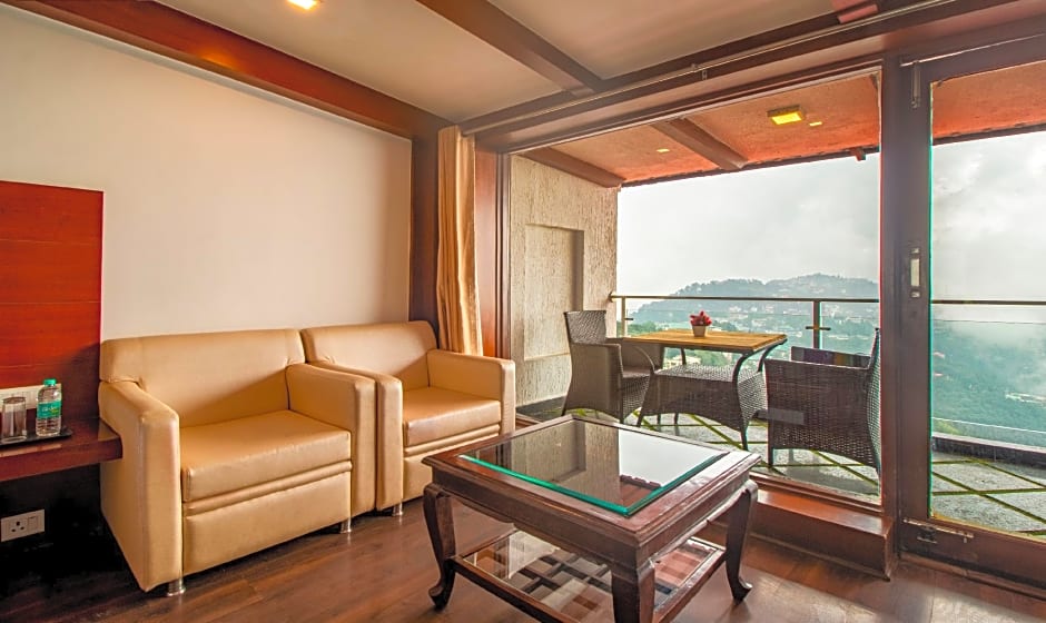 Treebo Premium Queen Of Hills Near Mall Road