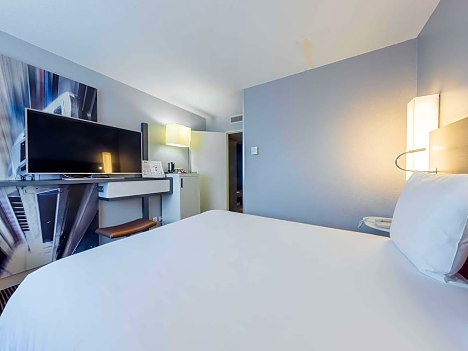 Mercure Paris Massy Gare TGV