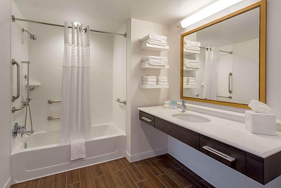 Hampton Inn By Hilton - Suites Newport-Cincinnati KY