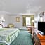 Days Inn & Suites by Wyndham Fullerton