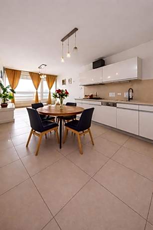 Royal suite - nice apartment with stunning sea view