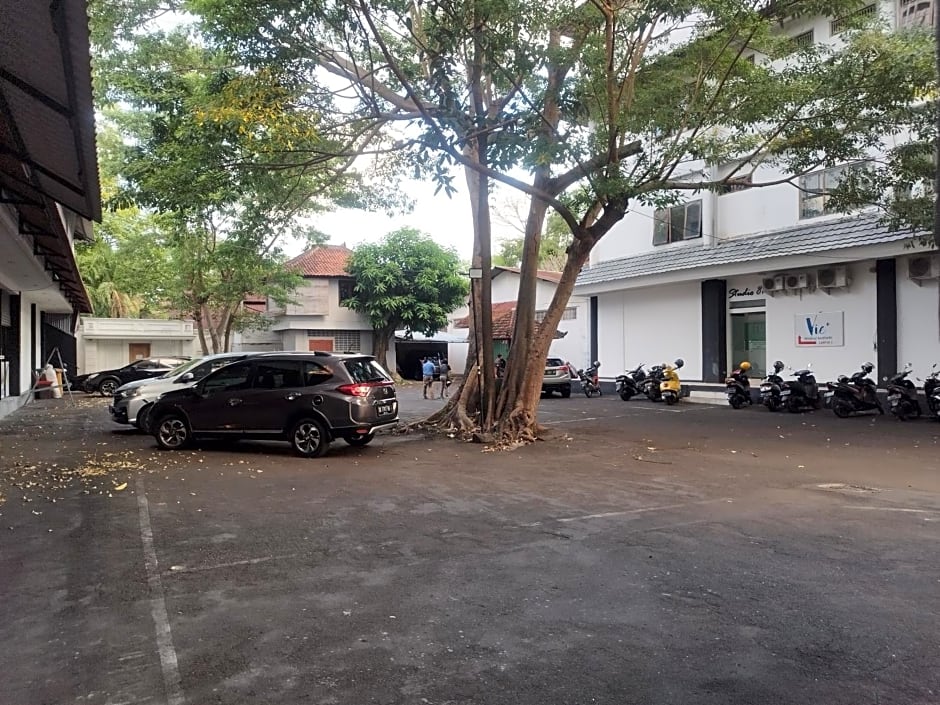 Mirah Hostel Legian