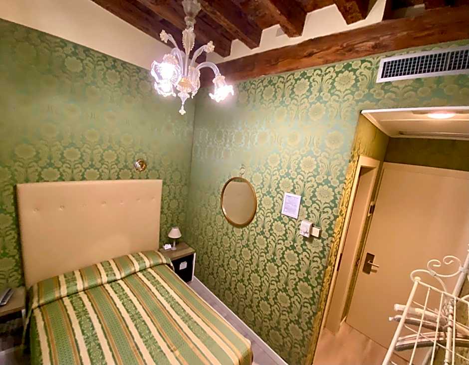 Hotel Bridge