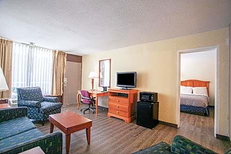Family Suite - King Bed & Pull-Out Sofa Smoking
