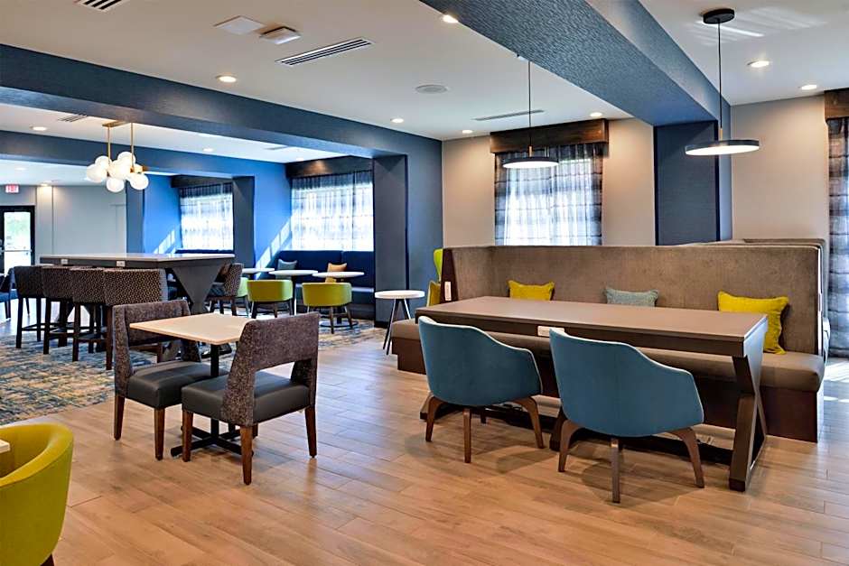 Hampton Inn by Hilton Cedar Falls Downtown