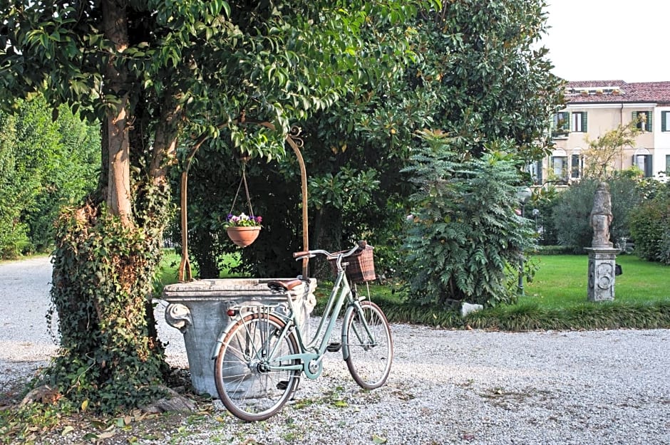 Casa Lunia Guesthouse