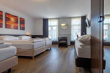 Quadruple Room with Bathroom