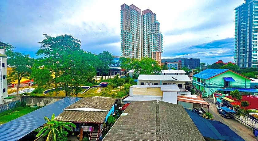 Aree House Poshtel