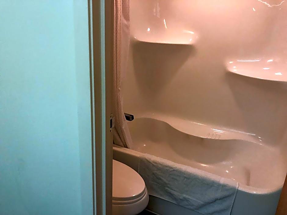 Agassiz Hotel and Restaurant - Under New Management