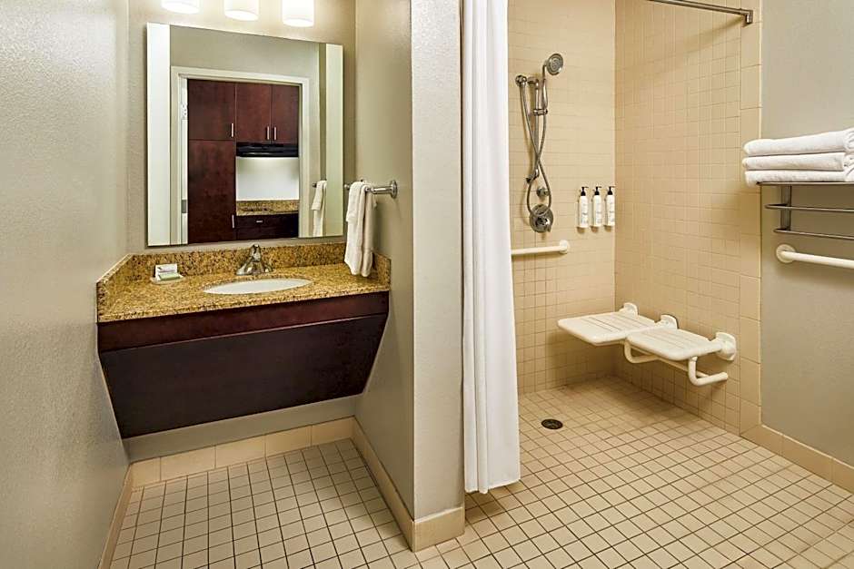 TownePlace Suites by Marriott Garden City