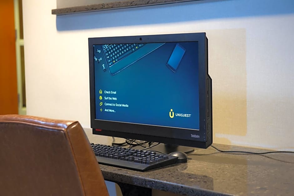 Holiday Inn Express & Suites Hayward By IHG