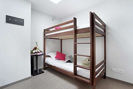 Two-Bedroom Apartment (6 Adults)