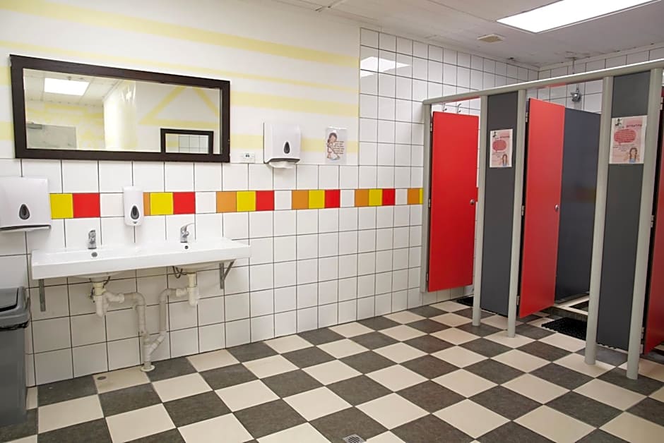 Silverfern Backpackers