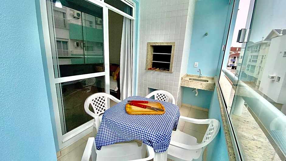 Caminhe até a praia, refresque-se na piscina