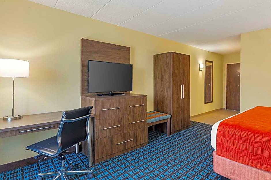 Best Western Plus North Shore Hotel