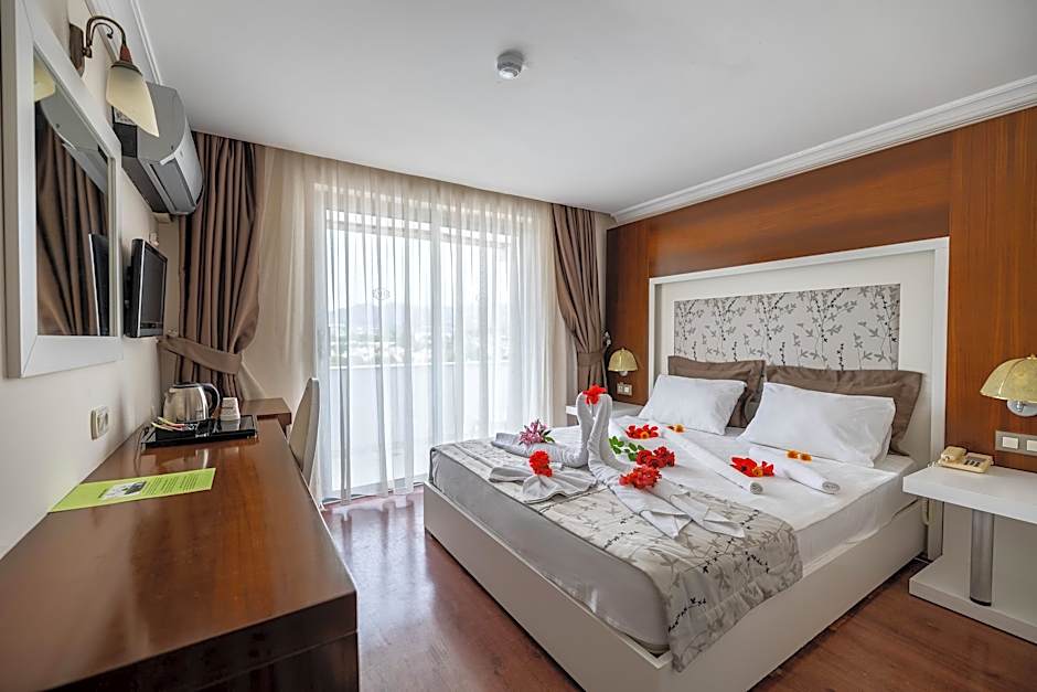 Sentinus Beach Hotel