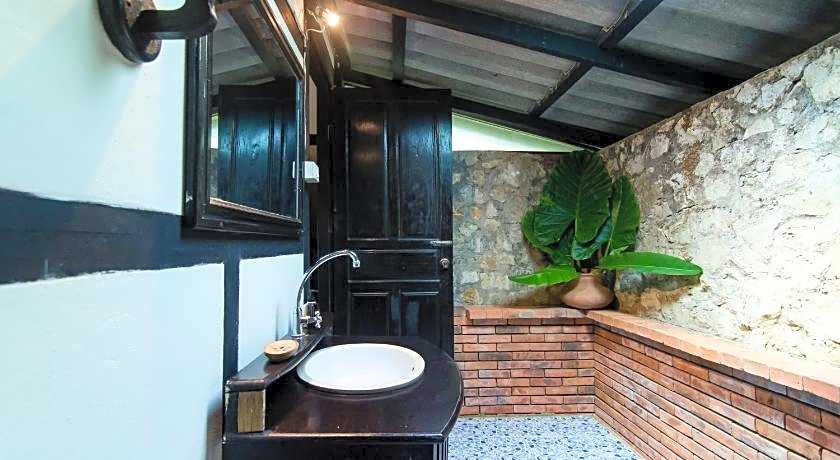 Hillside - Nature Lifestyle Lodge