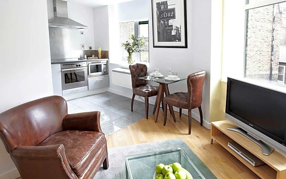196 Bishopsgate Apartments by DMONTRIO