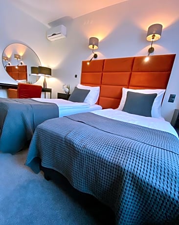Hotel "Księżyc" w Świebodzicach