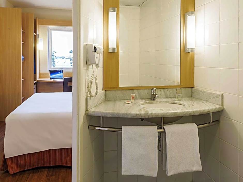 Ibis Curitiba Aeroporto