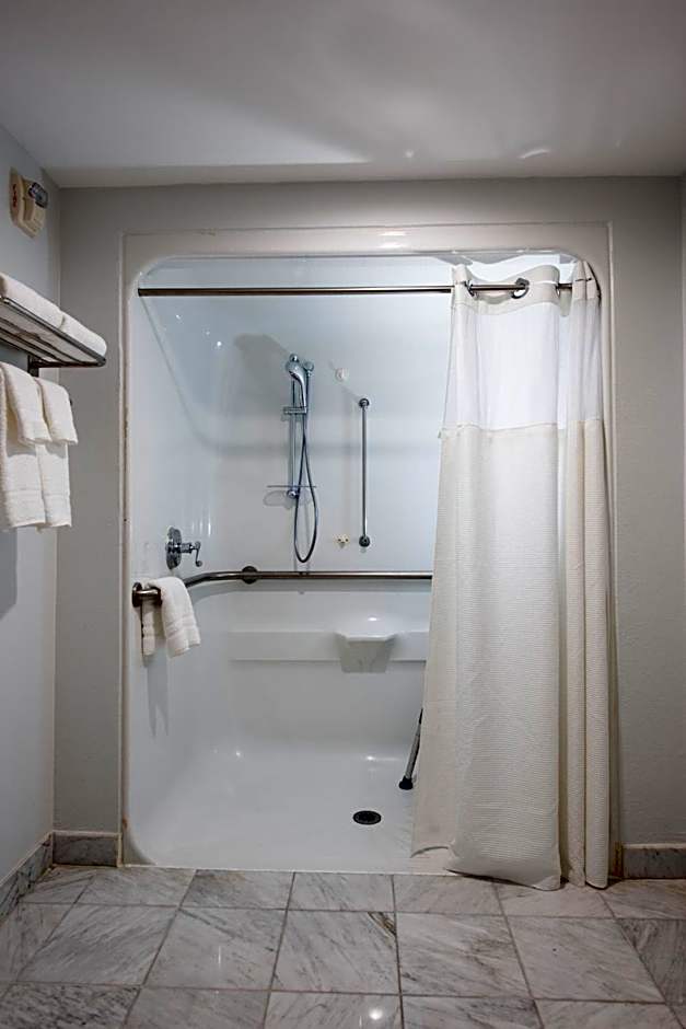 voco St. James Hotel By IHG